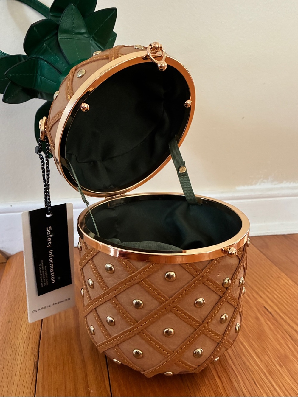 NWT Pineapple Crossbody Bag Studded Statement Purse kitschy quirky - Picture 4 of 7
